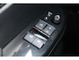 Toyota Hilux 2.8 D-4D Xtra Cab Invincible, sperdifferentieel, Euro 6, Trekhaak, Treeplanken, Climate control.