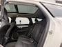 Volvo V90 Cross Country B5 AWD Automaat Plus | Panoramadak | Harman Kardon audio | Semi elektrisch wegklapbare trekhaak | 20" Lichtmetalen velgen | Standkachel met timer | Verwamrde voorstoelen, achterbank & stuurwiel | Adaptieve Cruise Control | Getint glas achter