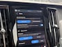 Volvo V90 Cross Country B5 AWD Automaat Plus | Panoramadak | Harman Kardon audio | Semi elektrisch wegklapbare trekhaak | 20" Lichtmetalen velgen | Standkachel met timer | Verwamrde voorstoelen, achterbank & stuurwiel | Adaptieve Cruise Control | Getint glas achter