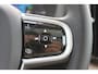 Volvo XC60 2.0 T6 Plug-in hybrid AWD Plus Bright Head-Up Display / Panoramisch schuif-kanteldak / 20" 5-Y-Spaaks Black Diamond lichtmetalen velgen / Donkere hemel / 360 graden rondomzicht camera