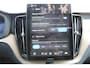 Volvo XC60 2.0 T6 Plug-in hybrid AWD Plus Bright Head-Up Display / Panoramisch schuif-kanteldak / 20" 5-Y-Spaaks Black Diamond lichtmetalen velgen / Donkere hemel / 360 graden rondomzicht camera