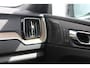Volvo XC60 2.0 T6 Plug-in hybrid AWD Plus Bright Head-Up Display / Panoramisch schuif-kanteldak / 20" 5-Y-Spaaks Black Diamond lichtmetalen velgen / Donkere hemel / 360 graden rondomzicht camera