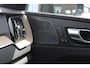 Volvo XC60 2.0 T6 Plug-in hybrid AWD Plus Bright Head-Up Display / Panoramisch schuif-kanteldak / 20" 5-Y-Spaaks Black Diamond lichtmetalen velgen / Donkere hemel / 360 graden rondomzicht camera