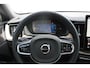 Volvo XC60 2.0 T6 Plug-in hybrid AWD Plus Bright Head-Up Display / Panoramisch schuif-kanteldak / 20" 5-Y-Spaaks Black Diamond lichtmetalen velgen / Donkere hemel / 360 graden rondomzicht camera