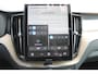 Volvo XC60 2.0 T6 Plug-in hybrid AWD Plus Bright Head-Up Display / Panoramisch schuif-kanteldak / 20" 5-Y-Spaaks Black Diamond lichtmetalen velgen / Donkere hemel / 360 graden rondomzicht camera