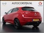 Alfa Romeo Giulietta 1.4T 170PK Automaat Panoramadak Stoelverwarming Trekhaak Ecc Cruise Control Bluetooth Business Executive Sport Pdc Lmv Isofix DAB+ Regen-Lichtsensor