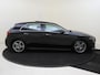 Mercedes-Benz A-klasse 180 AMG Line / Panoramadak/ Sfeerverlichting/ Keyless