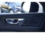 Volvo XC60 2.0 T6 Plug-in hybrid AWD Plus Dark | 350 PK | Pano | 360° camera | Navigatie | Stoelverwarming | HarmanKardon | Volvo XC60 2.0 T6 Plug-in hybrid AWD Plus Dark met 350 PK, 2.0-liter 4-cilinder plug-in hybride benzinemotor, panoramadak, lederen/stof bekleding, navigatiesysteem, 360° camera, adaptieve cru