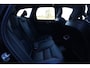 Volvo XC60 2.0 T6 Plug-in hybrid AWD Plus Dark | 350 PK | Pano | 360° camera | Navigatie | Stoelverwarming | HarmanKardon | Volvo XC60 2.0 T6 Plug-in hybrid AWD Plus Dark met 350 PK, 2.0-liter 4-cilinder plug-in hybride benzinemotor, panoramadak, lederen/stof bekleding, navigatiesysteem, 360° camera, adaptieve cru