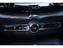 Volvo XC60 2.0 T6 Plug-in hybrid AWD Plus Dark | 350 PK | Pano | 360° camera | Navigatie | Stoelverwarming | HarmanKardon | Volvo XC60 2.0 T6 Plug-in hybrid AWD Plus Dark met 350 PK, 2.0-liter 4-cilinder plug-in hybride benzinemotor, panoramadak, lederen/stof bekleding, navigatiesysteem, 360° camera, adaptieve cru