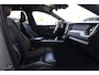 Volvo XC60 2.0 T6 Plug-in hybrid AWD Plus Dark | 350 PK | Pano | 360° camera | HarmanKardon | Navigatie | Stoelverwarming | Volvo XC60 2.0 T6 Plug-in hybrid AWD Plus Dark met 349 PK, 2.0-liter 4-cilinder plug-in hybride benzinemotor, panoramadak, lederen/stof bekleding, navigatiesysteem, 360° camera, adaptieve cru