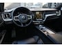 Volvo XC60 2.0 T6 Plug-in hybrid AWD Plus Dark | 350 PK | Pano | 360° camera | HarmanKardon | Navigatie | Stoelverwarming | Volvo XC60 2.0 T6 Plug-in hybrid AWD Plus Dark met 349 PK, 2.0-liter 4-cilinder plug-in hybride benzinemotor, panoramadak, lederen/stof bekleding, navigatiesysteem, 360° camera, adaptieve cru