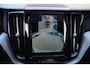 Volvo XC60 2.0 T6 Plug-in hybrid AWD Plus Dark | 350 PK | Pano | 360° camera | HarmanKardon | Navigatie | Stoelverwarming | Volvo XC60 2.0 T6 Plug-in hybrid AWD Plus Dark met 349 PK, 2.0-liter 4-cilinder plug-in hybride benzinemotor, panoramadak, lederen/stof bekleding, navigatiesysteem, 360° camera, adaptieve cru