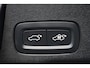 Volvo XC60 2.0 T6 Plug-in hybrid AWD Plus Dark | 350 PK | Pano | 360° camera | HarmanKardon | Navigatie | Stoelverwarming | Volvo XC60 2.0 T6 Plug-in hybrid AWD Plus Dark met 349 PK, 2.0-liter 4-cilinder plug-in hybride benzinemotor, panoramadak, lederen/stof bekleding, navigatiesysteem, 360° camera, adaptieve cru