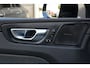 Volvo XC60 2.0 T6 Plug-in hybrid AWD Plus Dark | 350 PK | Pano | 360° camera | HarmanKardon | Navigatie | Stoelverwarming | Volvo XC60 2.0 T6 Plug-in hybrid AWD Plus Dark met 349 PK, 2.0-liter 4-cilinder plug-in hybride benzinemotor, panoramadak, lederen/stof bekleding, navigatiesysteem, 360° camera, adaptieve cru