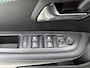 Peugeot 208 Allure Pack 75pk | Navigatie via Apple Carplay / Android Auto | Achteruitrijcamera | 3D Cockpit | Climate Control | Cruise Control | Parkeersensoren | DAB+ radio | Armsteun | Led koplampen | Bluetooth | Elektrisch inklapbare spiegels | Donker getint glas | 16" lichtmetalen velgen |
