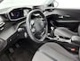 Peugeot 208 Allure Pack 75pk | Navigatie via Apple Carplay / Android Auto | Achteruitrijcamera | 3D Cockpit | Climate Control | Cruise Control | Parkeersensoren | DAB+ radio | Armsteun | Led koplampen | Bluetooth | Elektrisch inklapbare spiegels | Donker getint glas | 16" lichtmetalen velgen |