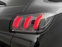 Peugeot 208 Allure Pack 75pk | Navigatie via Apple Carplay / Android Auto | Achteruitrijcamera | 3D Cockpit | Climate Control | Cruise Control | Parkeersensoren | DAB+ radio | Armsteun | Led koplampen | Bluetooth | Elektrisch inklapbare spiegels | Donker getint glas | 16" lichtmetalen velgen |