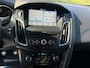 Ford Focus 1.0 ST-Line Zeer netjes navigatie trekhaak cruis control airco elektrische ramen cv op afs