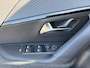 Peugeot e-2008 EV Business 54 kWh 156 pk | VOORRAAD VOORDEEL | Warmtepomp | Carplay |