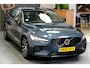 Volvo V60 2.0 T6 AWD 293kW/399pk Aut8 Plug-in hybrid Plus Dark HARMAN/KARDON + EL.TREKHAAK + 360 CAMERA + ADAPT.CRUISE + STOEL-&STUURVERWARMING + BLIS + LANE ASSIST + SPORTSTOELEN + PD-GLASS + EL.STOELEN MET MEMORY + BLACKLINE + PARKSENSOREN V&A + 18" LM-VELGEN!