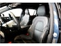 Volvo V60 2.0 T6 AWD 293kW/399pk Aut8 Plug-in hybrid Plus Dark HARMAN/KARDON + EL.TREKHAAK + 360 CAMERA + ADAPT.CRUISE + STOEL-&STUURVERWARMING + BLIS + LANE ASSIST + SPORTSTOELEN + PD-GLASS + EL.STOELEN MET MEMORY + BLACKLINE + PARKSENSOREN V&A + 18" LM-VELGEN!