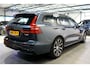 Volvo V60 2.0 T6 AWD 293kW/399pk Aut8 Plug-in hybrid Plus Dark HARMAN/KARDON + EL.TREKHAAK + 360 CAMERA + ADAPT.CRUISE + STOEL-&STUURVERWARMING + BLIS + LANE ASSIST + SPORTSTOELEN + PD-GLASS + EL.STOELEN MET MEMORY + BLACKLINE + PARKSENSOREN V&A + 18" LM-VELGEN!