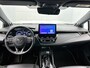 Toyota Corolla Touring Sports Hybrid 200 Executive | BTW voertuig | JBL | Head-Up Display | Dodehoek detectie | Parkeersensoren voor+achter | Lederen bekleding | Stoel+stuurverwarming | Navigatie | Apple CarPlay/Android Auto | Cruise Control