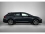 Toyota Corolla Touring Sports Hybrid 200 Executive | BTW voertuig | JBL | Head-Up Display | Dodehoek detectie | Parkeersensoren voor+achter | Lederen bekleding | Stoel+stuurverwarming | Navigatie | Apple CarPlay/Android Auto | Cruise Control