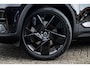 Volvo EX40 Single Motor Extended Range 82 kWh Plus Black Edition Europa | Warmtepomp | Harman Kardon Audio | Achteruitrijcamera | Parkeersensoren | Keyless Entry | Elektrische Achterklep | Elektrisch Verstelbare Voorstoelen | Stoelverwarming voor en achter | Lichtmetalen Velgen 20 inch | Cruise Control Adaptief | BLIS | Google Navigatie | Apple Carplay | Android Auto