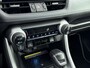Toyota RAV4 2.5 Hybrid Bi-Tone Innovation Pack | Panorama Schuif/Kantel Dak | Trekhaak Afneembaar | JBL | Dodehoek detectie | 360 Camera | Stoelverwarming | Parkeersensoren voor+achter | Navigatie | Apple CarPlay/Android Auto | Cruise Con