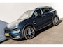 Lynk & Co 01 1.5 Plug-in Hybrid 262 Pk I Zwarte hemel I Panoramadak I 75 km Elektrisch I 360 Camera I Full Map Navi I NL Auto I 20 inch. LMV l 1e eigenaar