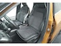 Renault Captur TCe 130 EDC Intens | Trekhaak | Adaptieve Cruise Control | Camera | Navigatie