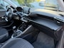 Peugeot 208 1.2 Active | Trekhaak | Touch Screen met Apple Carplay | Navigatie via Telefoon | Airconditioning | Cruise-Control | Parkeersensoren | Stuurwielbediening |
