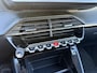 Peugeot 208 1.2 Active | Trekhaak | Touch Screen met Apple Carplay | Navigatie via Telefoon | Airconditioning | Cruise-Control | Parkeersensoren | Stuurwielbediening |