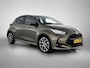 Toyota Yaris 1.5 Hybrid 130 Executive | BTW voertuig | Dealer onderhouden | Dodehoek detectie | Stoel+stuurverwarming | Parkeersensoren voor+achter | Achteruitrijcamera | Navigatie | Apple CarPlay/Android Auto |