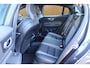 Volvo S60 2.0 B4 Plus Dark | Trekhaak | Stoel + Stuur Verwarming | Camera | Keyless Start / Entry | DAB |