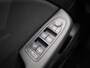 Renault Clio 1.6 E-Tech Full Hybrid 145 esprit Alpine | Adaptieve Cruise Control | Blind Spot Warning | Camera | PDC Voor + Achter | Keyless | 9,3" Full-Map Navigatie i.c.m. 10" Digitaal Instrumentenpaneel | 17" LMV 'La Fleche' | Sportstoelen | Draadloze Apple Carplay & Android Auto