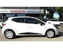 Renault Clio 0.9 TCe Limited 90 Pk Benzine * Trekhaak * Navigatie * Airco * Cruise Control * Hele Nette Automobiel * Wit * KM-Autopas * Vingerhoets; Vierde Generatie Eersteklas Service. Al meer dan 100 jaar een begrip in de Brabantse Kempen