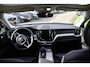 Volvo XC60 T6 350PK AWD Plug-in hybrid Ultra Dark | BLIS | Trekhaak | HUD | ACC | H&K | Elektr. Stoelen | Stoel/Stuur Verwarm. |