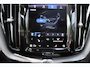 Volvo XC60 T6 350PK AWD Plug-in hybrid Ultra Dark | BLIS | Trekhaak | HUD | ACC | H&K | Elektr. Stoelen | Stoel/Stuur Verwarm. |