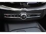 Volvo XC60 T6 350PK AWD Plug-in hybrid Ultra Dark | BLIS | Trekhaak | HUD | ACC | H&K | Elektr. Stoelen | Stoel/Stuur Verwarm. |