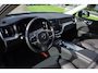 Volvo XC60 T6 350PK AWD Plug-in hybrid Ultra Dark | BLIS | Trekhaak | HUD | ACC | H&K | Elektr. Stoelen | Stoel/Stuur Verwarm. |