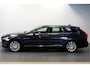 Volvo V90 2.0 T5 188kW/255pk Aut8 Inscription Intro ADAPT.CRUISE + STOELMASSAGE + PILOT ASSIST + CARPLAY/ANDROID AUTO + 360 CAMERA + STOELVERWARMING&-VENTILATIE + MATRIX LED + BLIS + LANE ASSIST + ZWARTE HEMEL + SUBWOOFER + PARKEERHULP + 18" LM-VELGEN!!