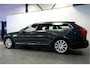 Volvo V90 2.0 T5 188kW/255pk Aut8 Inscription Intro ADAPT.CRUISE + STOELMASSAGE + PILOT ASSIST + CARPLAY/ANDROID AUTO + 360 CAMERA + STOELVERWARMING&-VENTILATIE + MATRIX LED + BLIS + LANE ASSIST + ZWARTE HEMEL + SUBWOOFER + PARKEERHULP + 18" LM-VELGEN!!