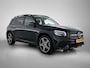 Mercedes-Benz GLB 200 AMG Line AMG Line | Night Pakket | Panorama Schuif-Kanteldak | Trekhaak | Head-up display | Distronic | Inclusief 24 maanden Mercedes-Benz Certified garantie voor Europa.