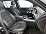 Mercedes-Benz GLB 200 AMG Line AMG Line | Night Pakket | Panorama Schuif-Kanteldak | Trekhaak | Head-up display | Distronic | Inclusief 24 maanden Mercedes-Benz Certified garantie voor Europa.