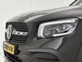 Mercedes-Benz GLB 200 AMG Line AMG Line | Night Pakket | Panorama Schuif-Kanteldak | Trekhaak | Head-up display | Distronic | Inclusief 24 maanden Mercedes-Benz Certified garantie voor Europa.