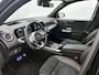 Mercedes-Benz GLB 200 AMG Line AMG Line | Night Pakket | Panorama Schuif-Kanteldak | Trekhaak | Head-up display | Distronic | Inclusief 24 maanden Mercedes-Benz Certified garantie voor Europa.