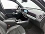 Mercedes-Benz GLB 200 AMG Line AMG Line | Night Pakket | Panorama Schuif-Kanteldak | Trekhaak | Head-up display | Distronic | Inclusief 24 maanden Mercedes-Benz Certified garantie voor Europa.